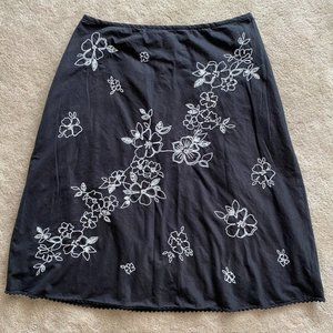 Jones New York Sport Black and White Floral Embroidered Skirt